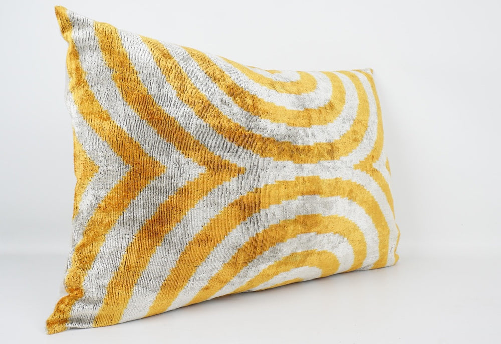 Seidenkissen 40x60 cm mit Bogenmuster in Safran-Offwhite