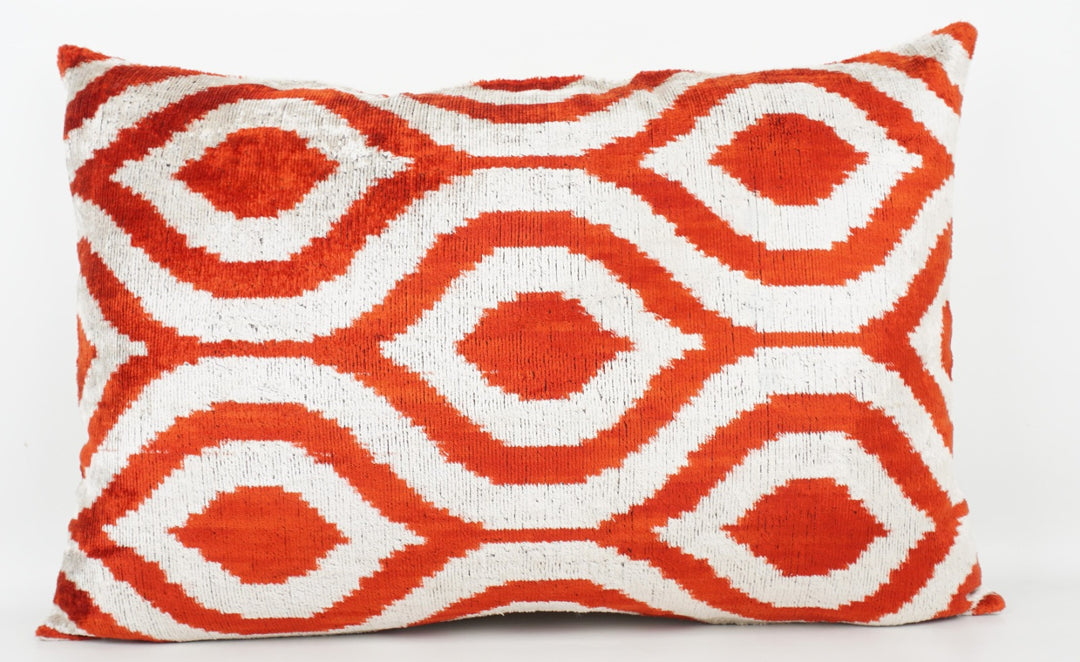 Silk/Velvet Kissenhülle 40x60cm Geometrische Rauten- und Sechseckformen Orange und Weiß