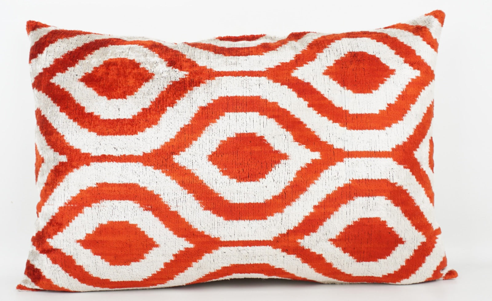 Silk/Velvet Kissenhülle 40x60cm Geometrische Rauten- und Sechseckformen Orange und Weiß