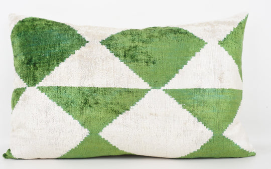Seidenkissen 40x60 cm mit Geometrie in Grün und Weiss