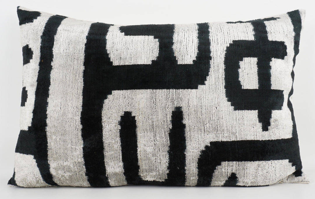 Silk/Velvet Kissenhülle 40x60cm Grafik-Maze Offwhite-Schwarz