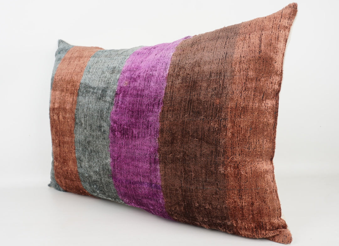 Silk/Velvet Kissenhülle 40x60cm mit Streifen Grau, Braun und Lila 