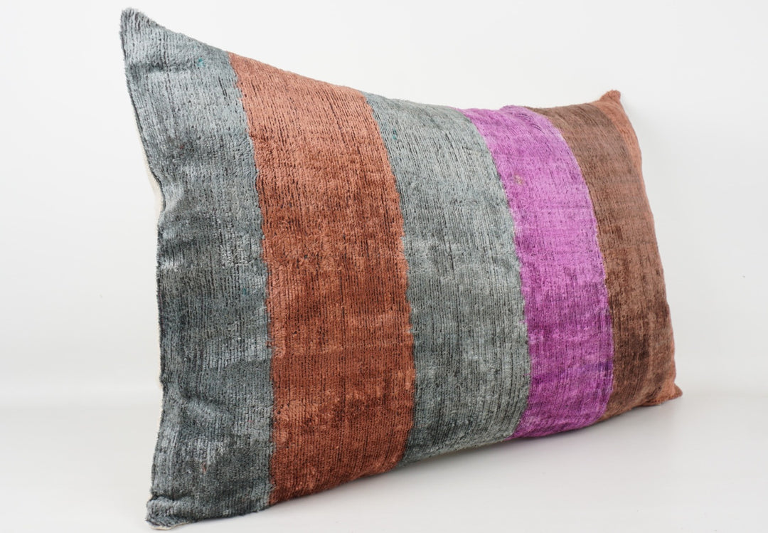 Silk/Velvet Kissenhülle 40x60cm mit Streifen Grau, Braun und Lila 