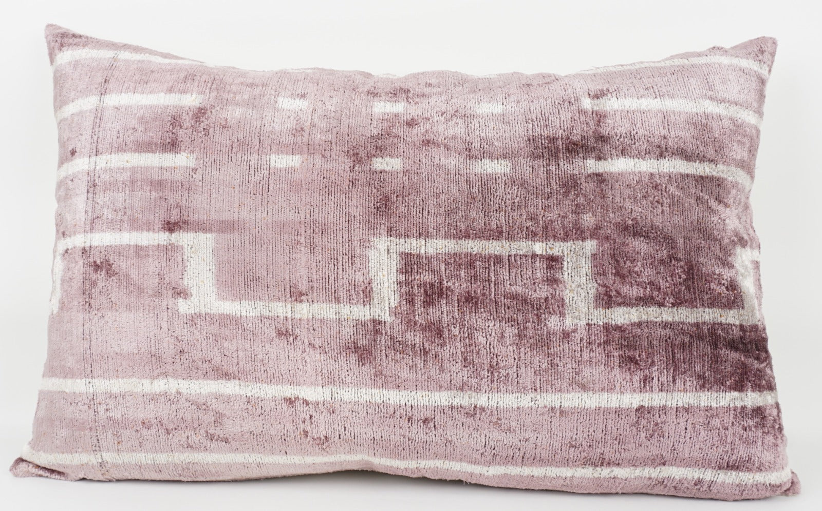 Silk/Velvet Kissenhülle 40x60cm mit Linien-Grafik in rose, offwhite