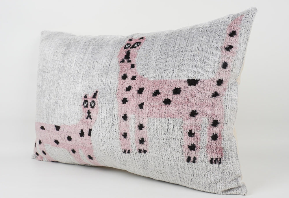 Silk/Velvet Kissenhülle 40x60cm Cat´s offwhite, rose, schwarz