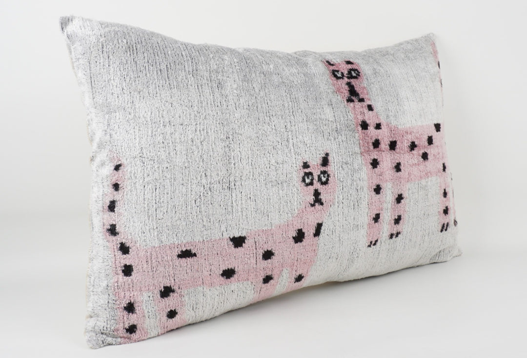 Silk/Velvet Kissenhülle 40x60cm Cat´s offwhite, rose, schwarz