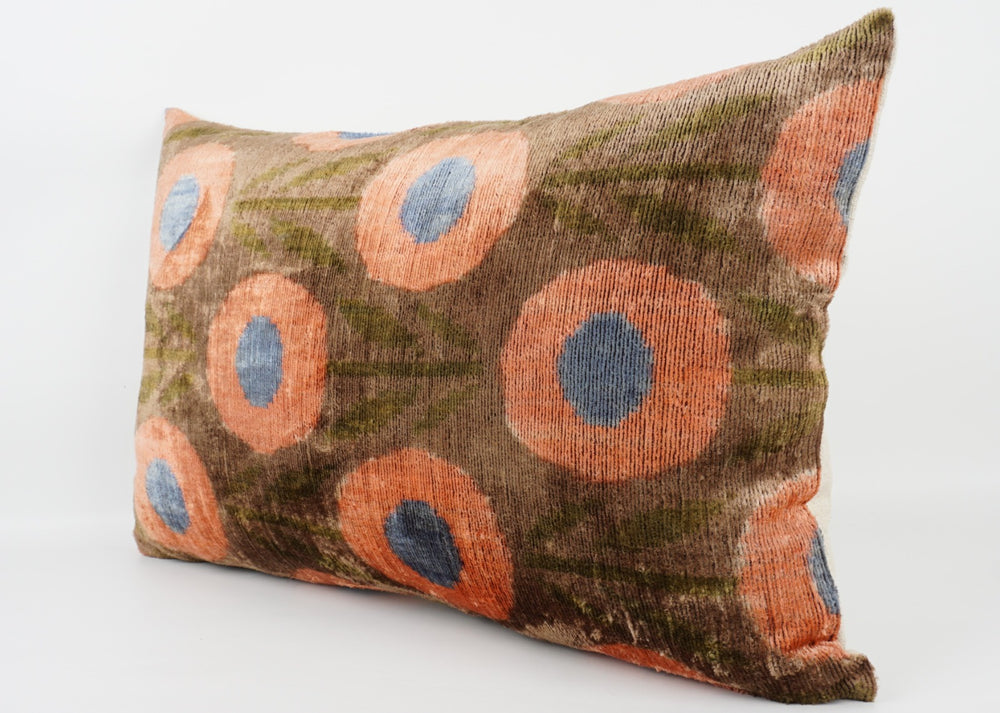 Silk/Velvet Kissenhülle 40x60cm mit Kreisen und Punkten in hellbraun, orange und blau