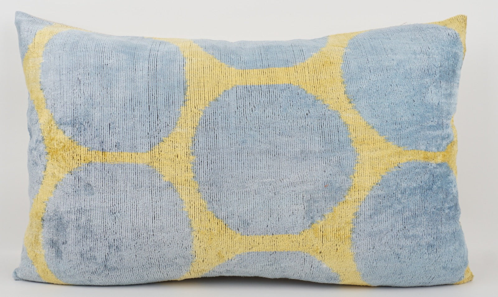 Silk/Velvet Kissenhülle 40x60cm mit Kreisen in Farbe Sky & Butter-yellow