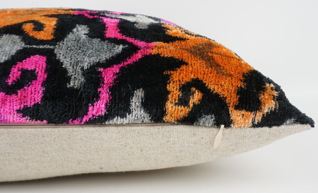 Silk/Velvet Kissenhülle 40x60cm florales Ikat-Muster pink-orange-grau