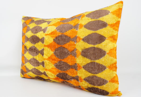 Silk/Velvet Kissenhülle 40x60cm geometrik Retro-Muster gelb-orange-camelbraun