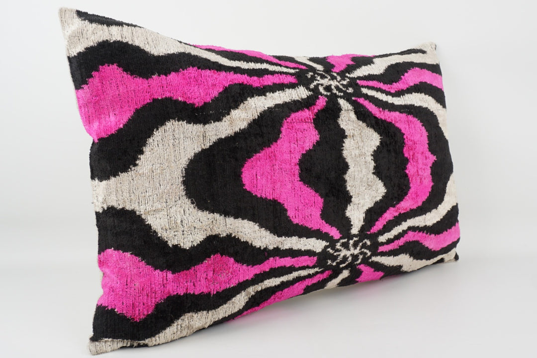 Silk/Velvet Kissenhülle 40x60cm Zebra-Muster pink-black-offwhite