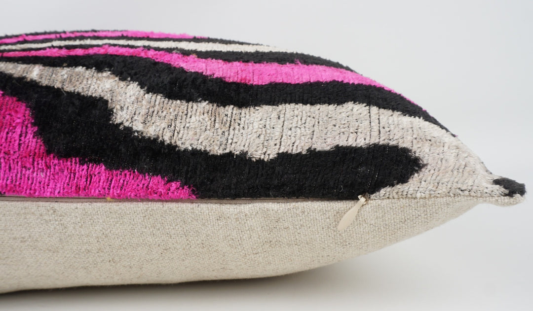 Silk/Velvet Kissenhülle 40x60cm Zebra-Muster pink-black-offwhite