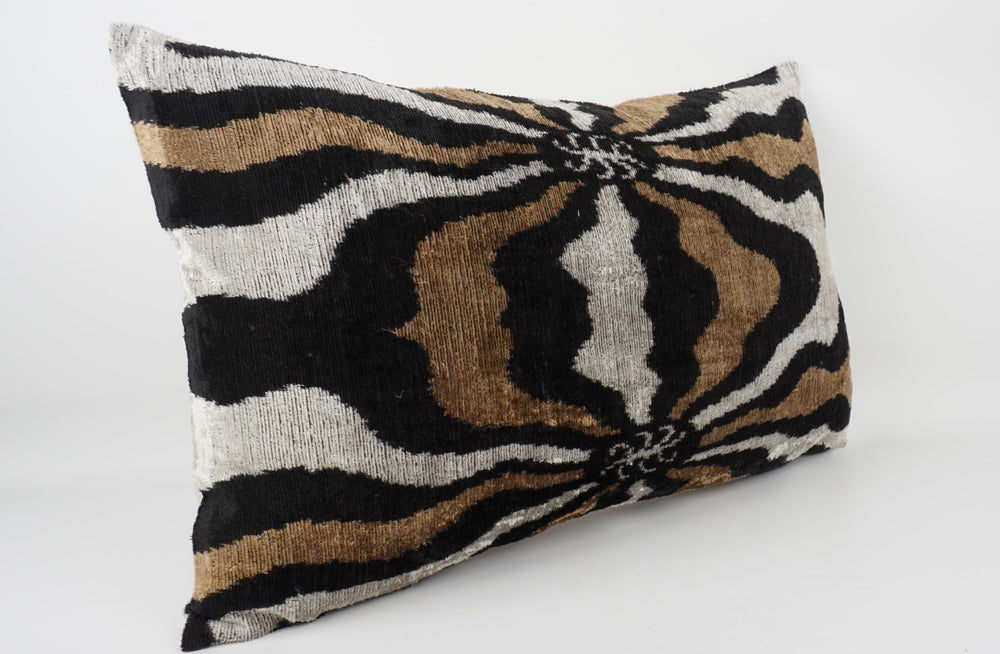 Silk/Velvet Kissenhülle 40x60cm Zebra-Muster coffee-black-offwhite