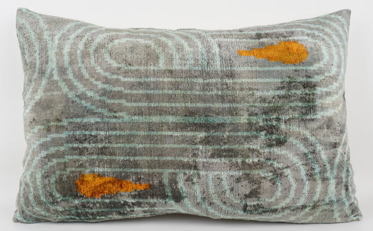 Silk/Velvet Kissenhülle 40x60cm abstraktes Ikat-Muster aqua-offwhite-gold