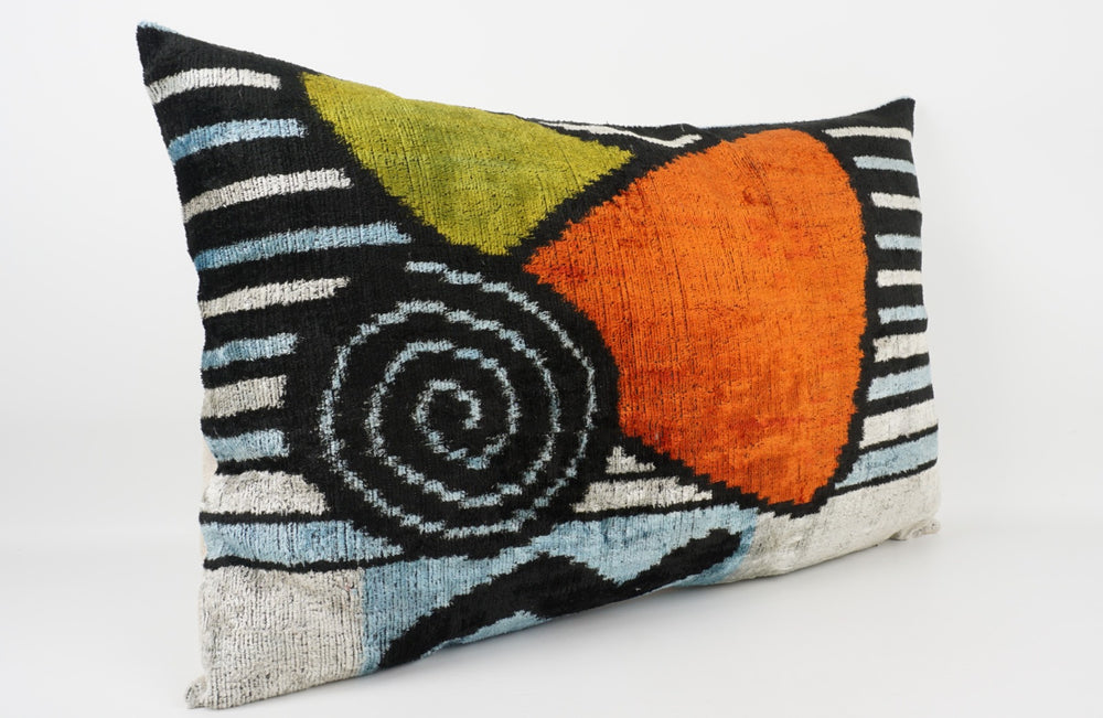 Silk/Velvet Kissenhülle 40x60cm Boho/Geometrik Ikat-Muster offwhite-black-orange-grün