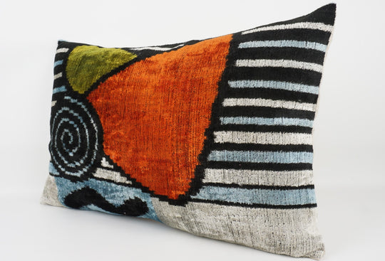 Silk/Velvet Kissenhülle 40x60cm Boho/Geometrik Ikat-Muster offwhite-black-orange-grün