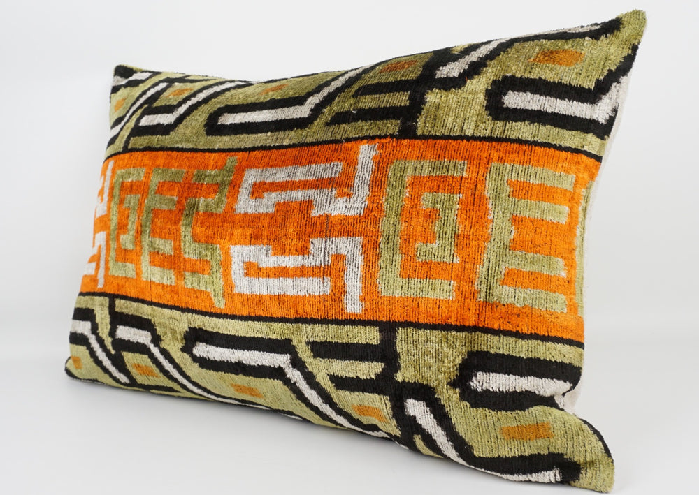 Silk/Velvet Kissenhülle 40x60cm Geometrisches Mid-Century-Muster olive-black-orange
