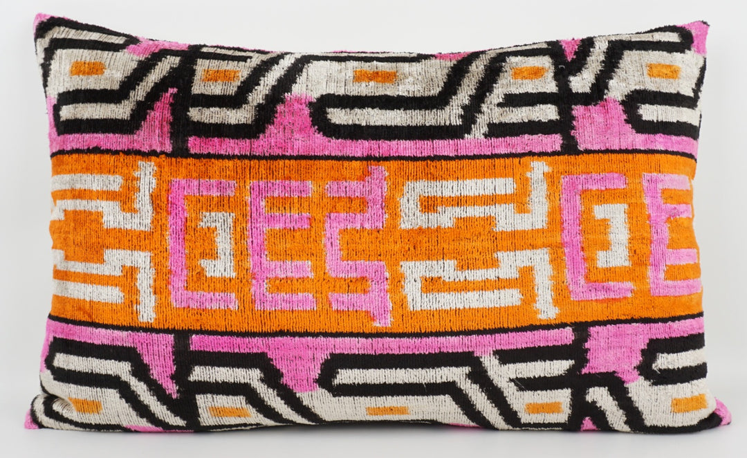 Silk/Velvet Kissenhülle 40x60cm Geometrisches Mid-Century-Muster pink-black-orange-offwhite
