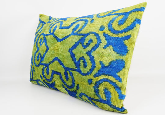 Silk/Velvet Kissenhülle 40x60cm Ornamental-florales Muster limegrün-strongblue