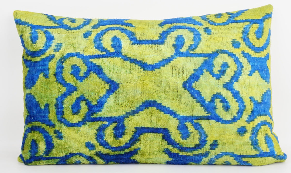 Silk/Velvet Kissenhülle 40x60cm Ornamental-florales Muster limegrün-strongblue