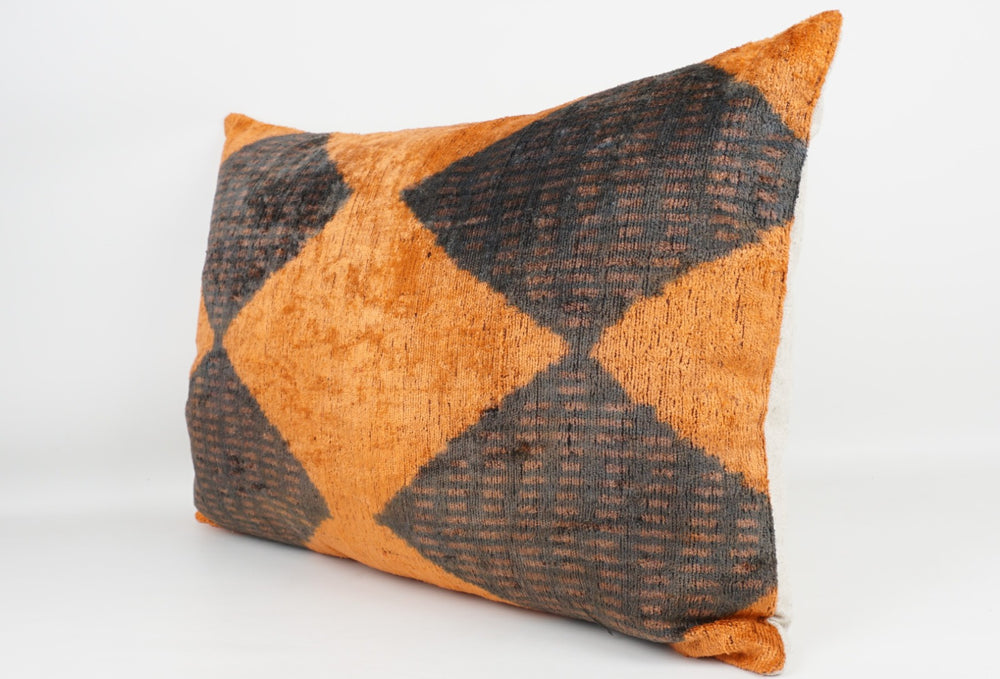 Silk/Velvet Kissenhülle 40x60cm geometrisches Rautenmuster orange-ocker-anthrazite