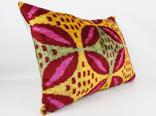 Silk/Velvet Kissenhülle 40x60cm Ornamental-florales Muster pink, rot, gelb, olive 
