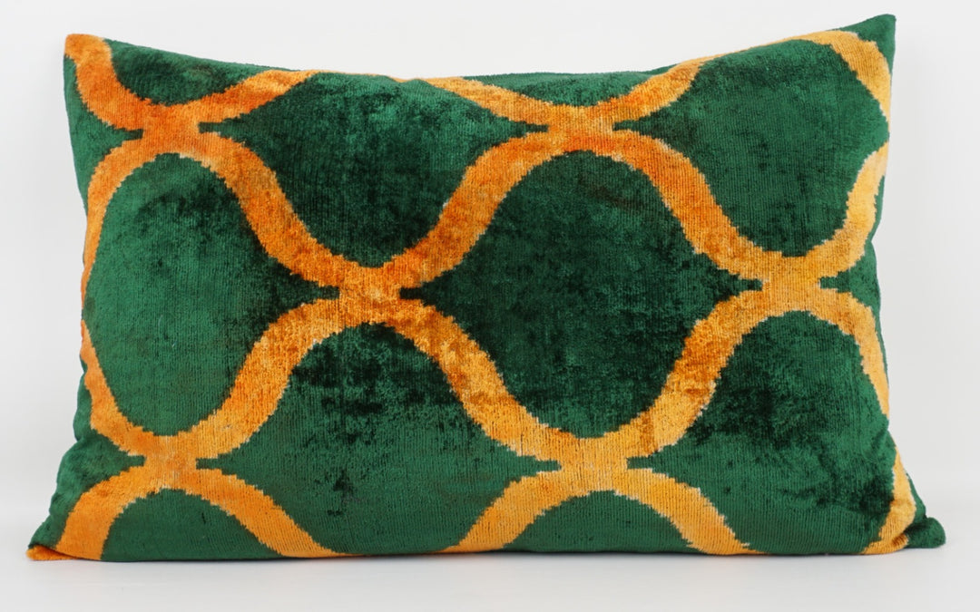 Silk/Velvet Kissenhülle 40x60cm mit ovalen und rauten-artigen Bögen dunkelgrün-goldgelb