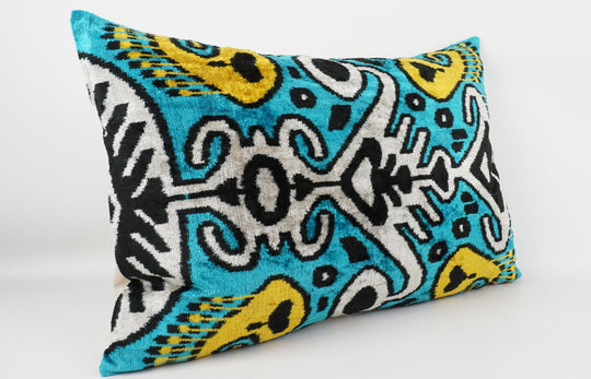 Silk/Velvet Kissenhülle 40x60cm Ornamental-florales Muster hellblau-offwhite-schwarz-gelb