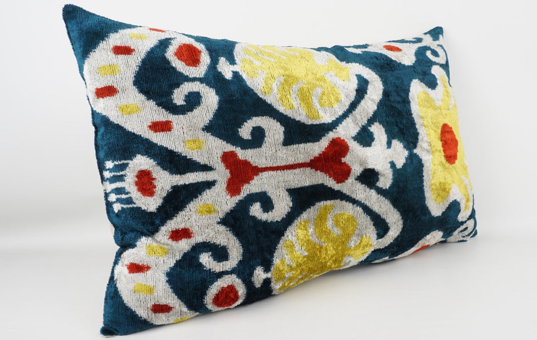 Silk/Velvet Kissenhülle 40x60cm Ornamental-florales Muster graublau-offwhite-gelb-rot