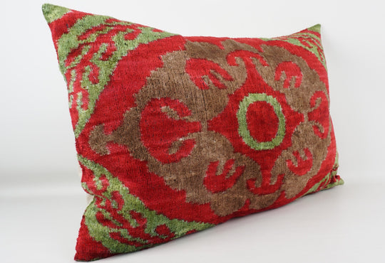 Silk/Velvet Kissenhülle 40x60cm Ornamental-florales Muster hellgrün, rot, braun