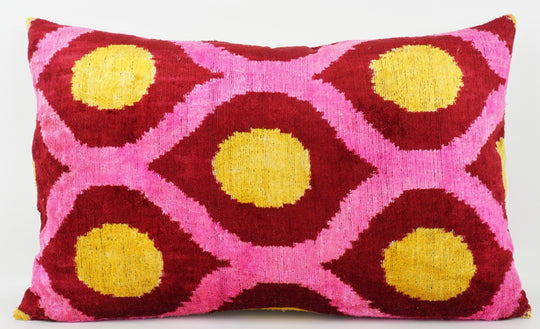 Silk/Velvet Kissenhülle 40×60 cm – Ikatmuster gelb-pink-rot