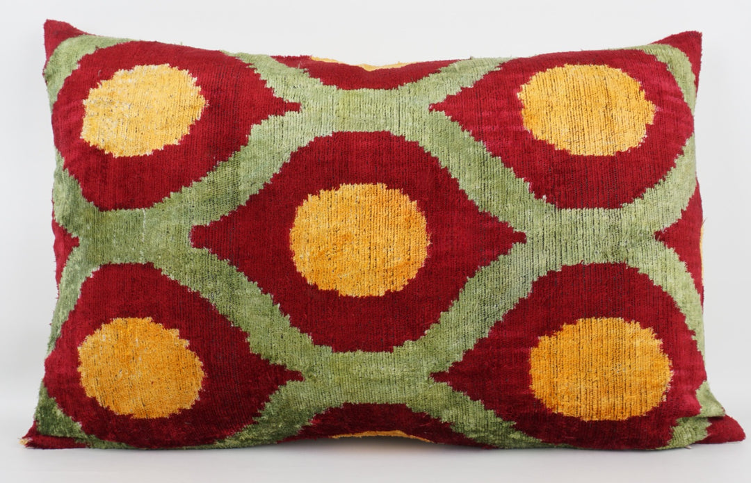 Silk/Velvet Kissenhülle 40×60 cm – Ikatmuster gelb-grün-rot