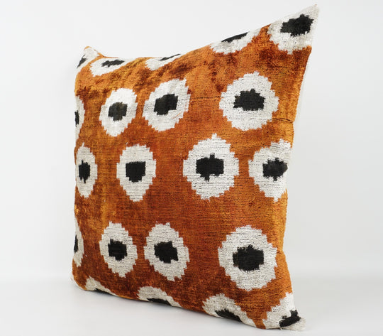Seidenkissen in 50x50 cm Hellbraun-orange, Offwhite &amp; Schwarz 
