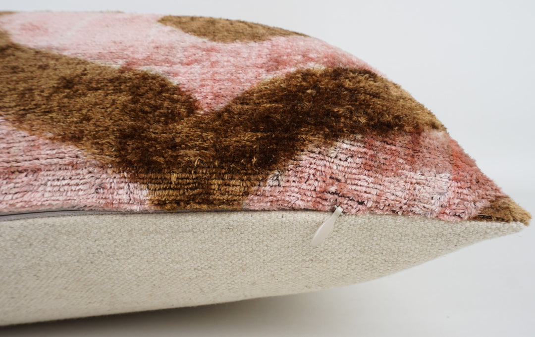 Silk/Velvet Kissenhülle 50×50 cm Bögen und Punkte in rose, hell-braun
