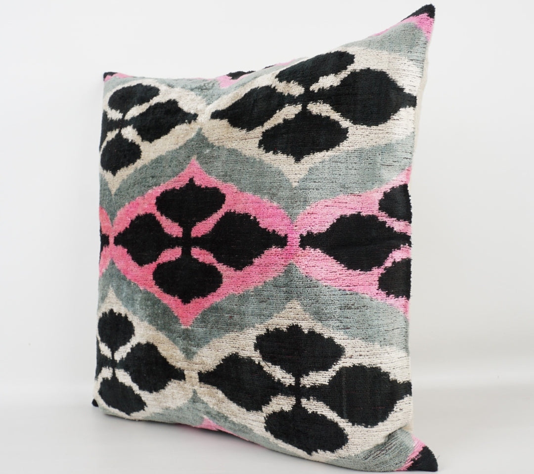 Silk/Velvet Kissenhülle 50×50 cm Grafik-Motive in black,offwhite,pink