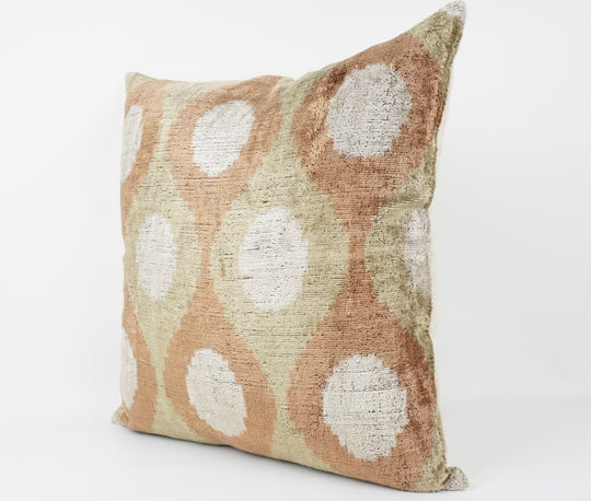Silk/Velvet Kissenhülle 50x50cm Ikat-Ovale Hellgrau-Sand-Braun