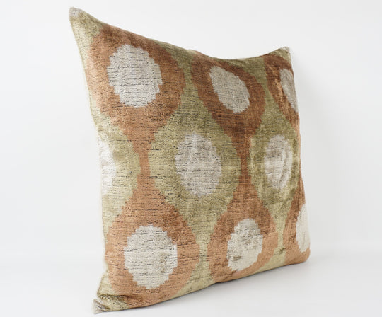 Silk/Velvet Kissenhülle 50x50cm Ikat-Ovale Hellgrau-Sand-Braun