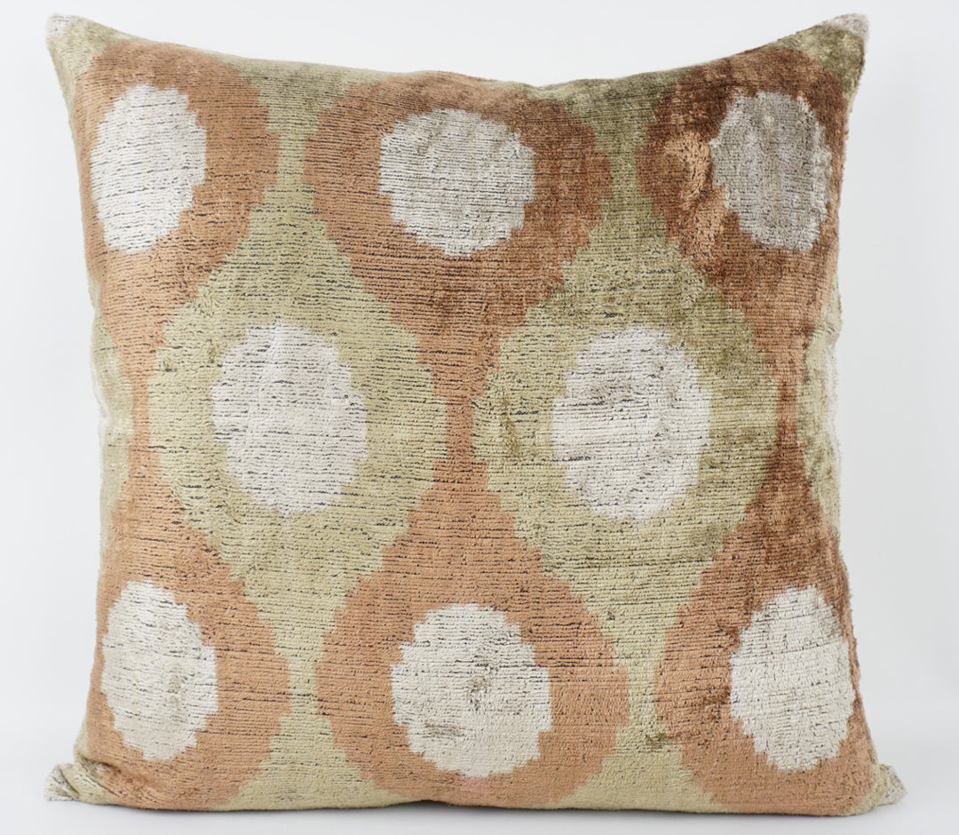 Silk/Velvet Kissenhülle 50x50cm Ikat-Ovale Hellgrau-Sand-Braun
