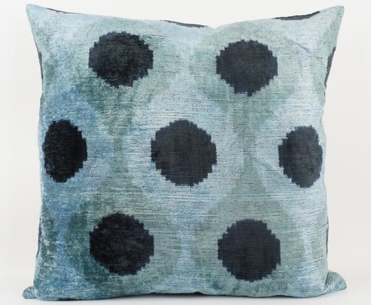 Silk/Velvet Kissenhülle 50x50cm Ikat-Ovale aqua,hellblau,black