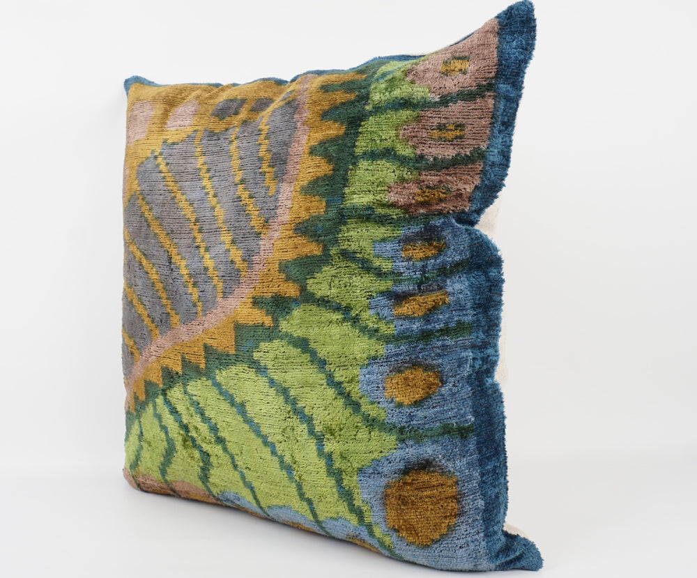 Silk/Velvet Kissenhülle 50x50cm grafisch-abstrakten Bögen und Linien grün,braun und blau