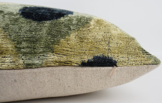 Silk/Velvet Kissenhülle 50x50cm Ikat-Ovale grün,olive,black