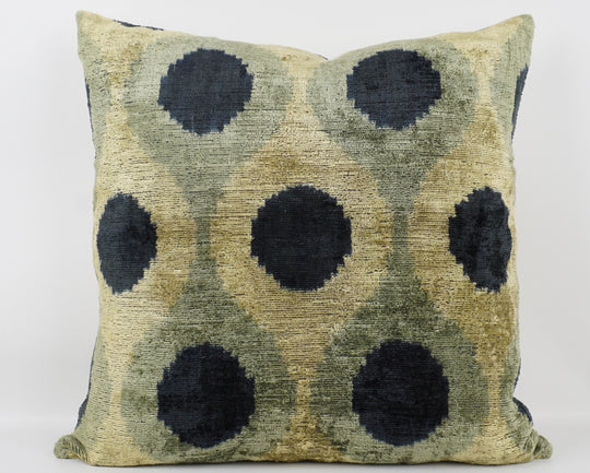 Silk/Velvet Kissenhülle 50x50cm Ikat-Ovale grün,olive,black