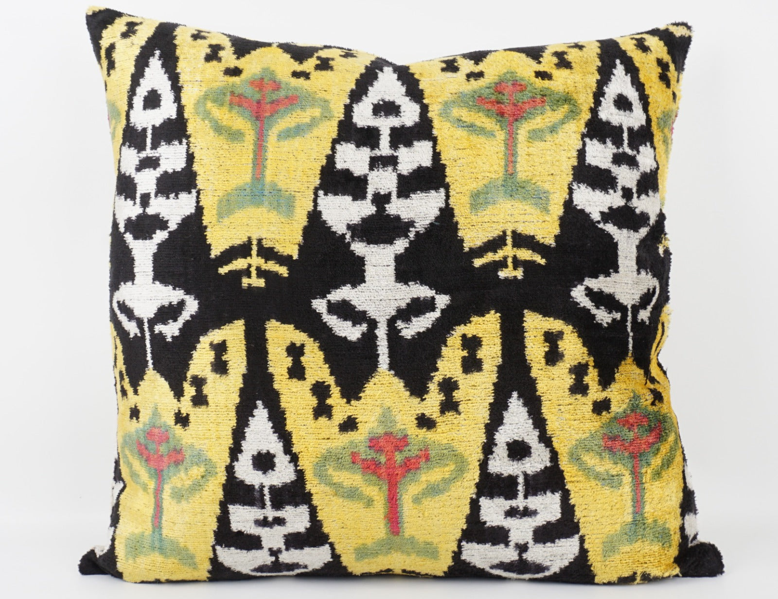 Silk/Velvet Kissenhülle 50x50cm Ikat-Boho-Ethno Muster gelb,schwarz,offwhite