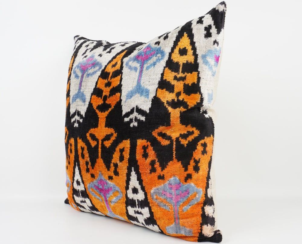 Silk/Velvet Kissenhülle 50x50cm Ikat-Boho-Ethno Muster orange,black,offwhite