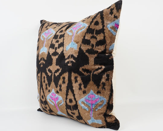 Silk/Velvet Kissenhülle 50x50cm Ikat-Boho-Ethno Muster braun,lila,black,offwhite
