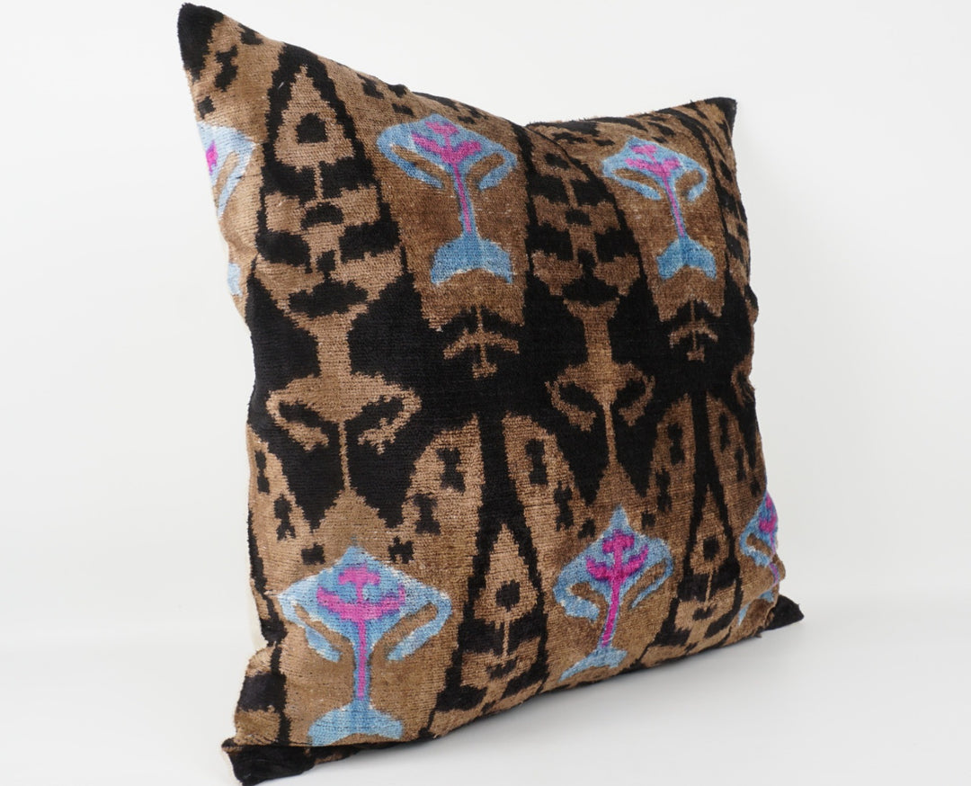 Silk/Velvet Kissenhülle 50x50cm Ikat-Boho-Ethno Muster braun,lila,black,offwhite