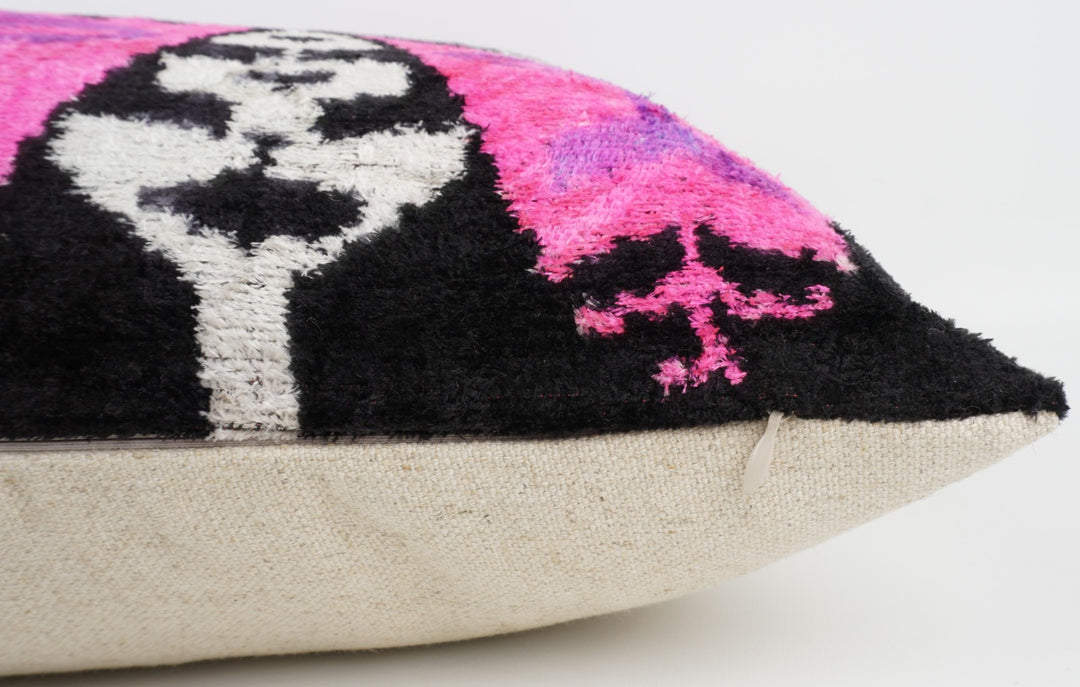 Silk/Velvet Kissenhülle 50x50cm Ikat-Boho-Ethno Muster pink,black,offwhite