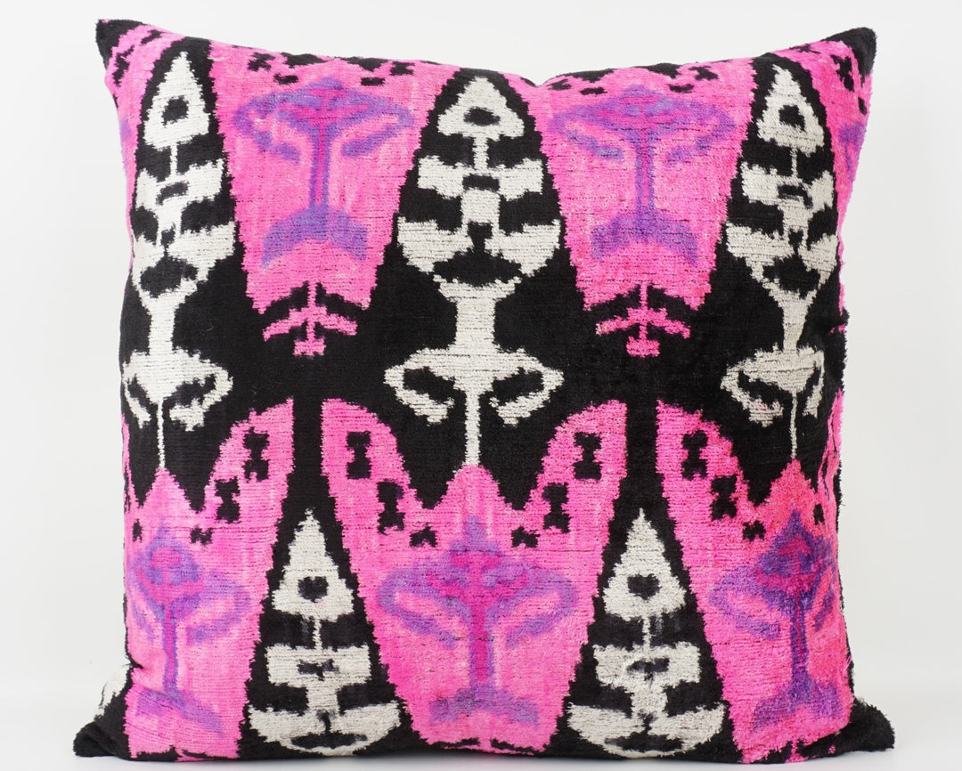 Silk/Velvet Kissenhülle 50x50cm Ikat-Boho-Ethno Muster pink,black,offwhite
