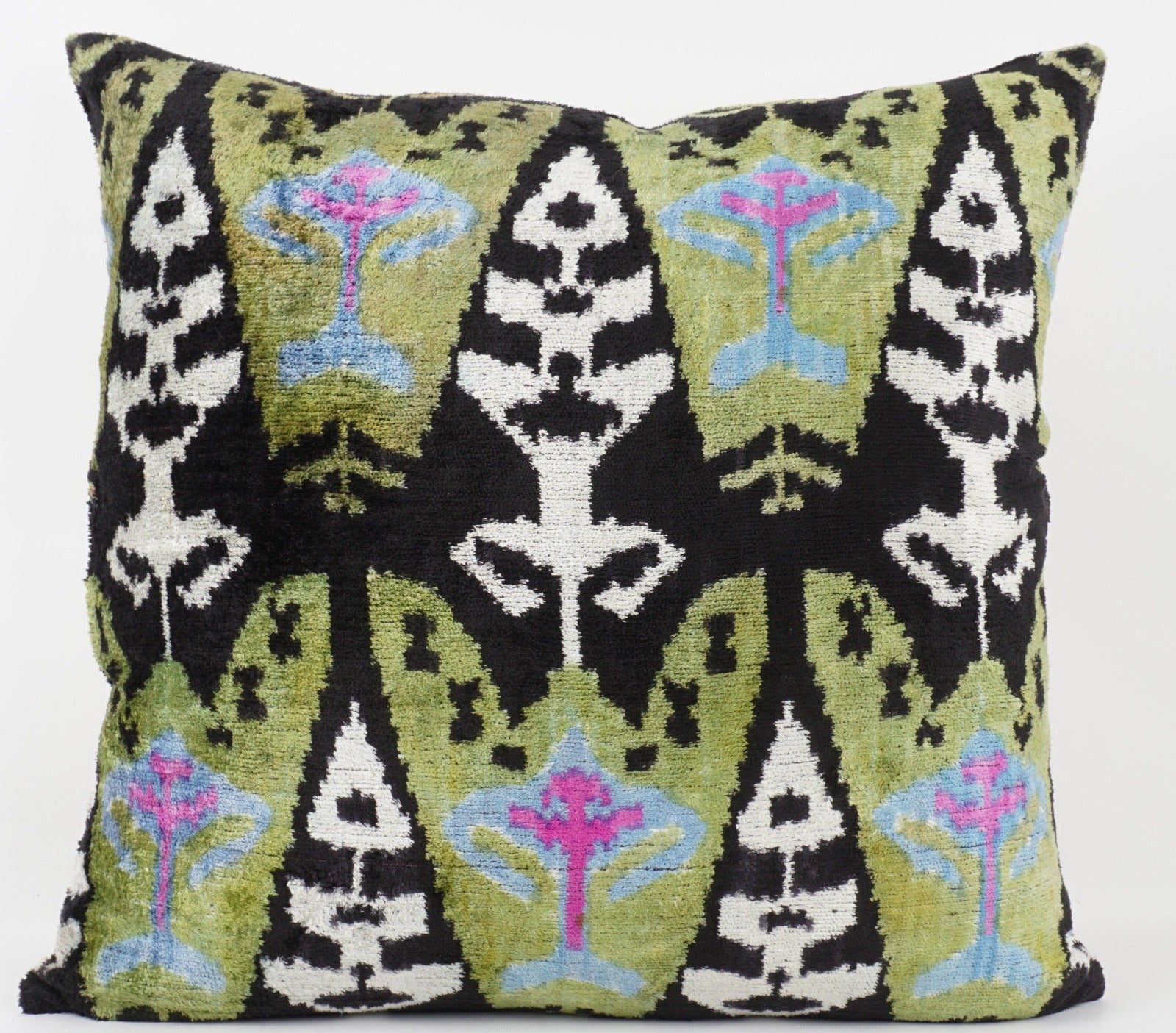 Silk/Velvet Kissenhülle 50x50cm Ikat-Boho-Ethno Muster grün,black,offwhite