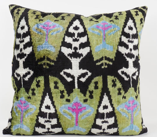Silk/Velvet Kissenhülle 50x50cm Ikat-Boho-Ethno Muster grün,black,offwhite